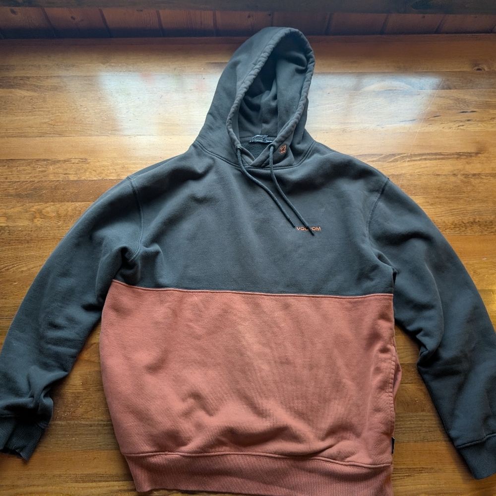 Volcom Men's Black/Rust Colored Hoodie